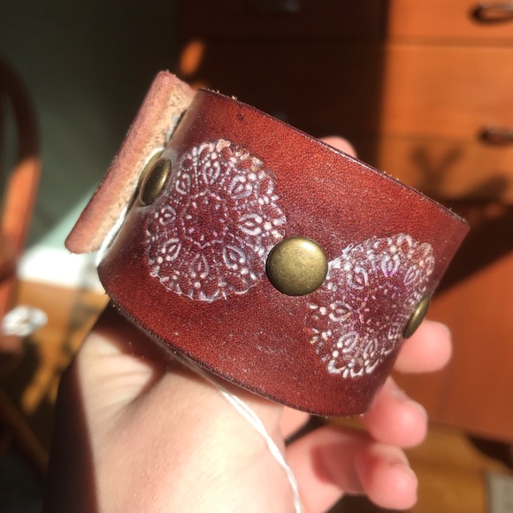 💟3HeatherHill Handmade Leather Bracelet Cuff💟 - Picture 6 of 8